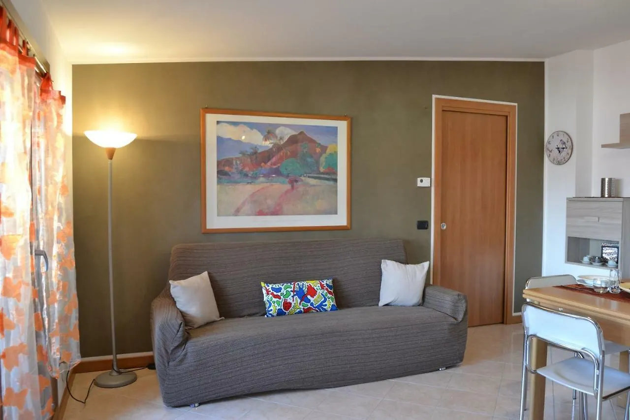 בולאטה Alice 12 Flat - Apartment 0*,  איטליה